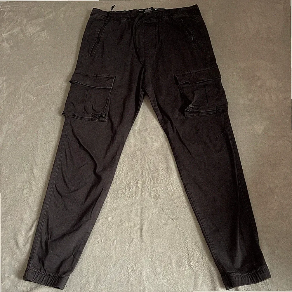 Hollister Cargohose Herren Medium Schwarz Slim Fit Bündchen Jogginghose Kordelzug