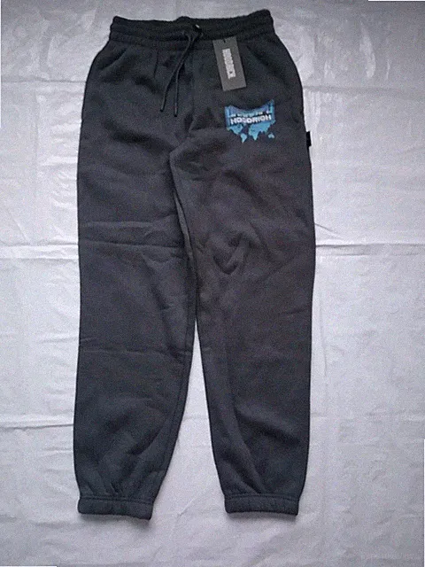 Hoodrich Herren World Graphic Print Grau Jogginghose Trainingshose Trainingsanzug Gr. XS NEU