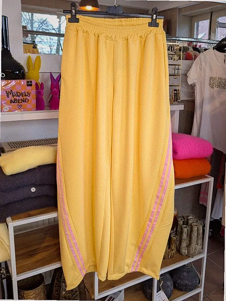 Hose Jogginghose Butter Yellow Gelb 2 Streifen Stripes Rosa One Size - von CHANC