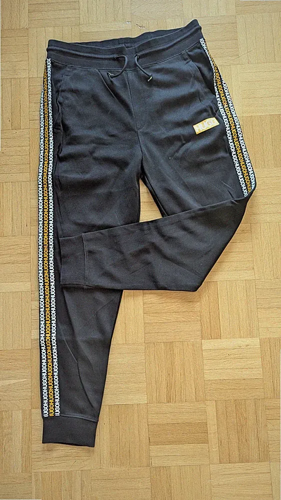 Hugo Boss Jogging Hose schwarz Herren L goldene Logo Details