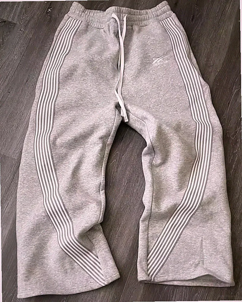 Jogginghose In Grau Für Damen Und Herren. Sommerhose.
