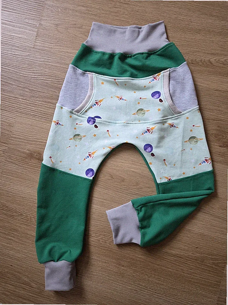 Jogginghose,Raumfahrt,French Terry,Neu,Gr.122/128,selfmade,Freizeit,Pumphose