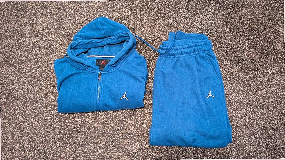 Jordan Herren Kapuzenjacke Größe 3XL und Jogginghose Blau Größe 2XL