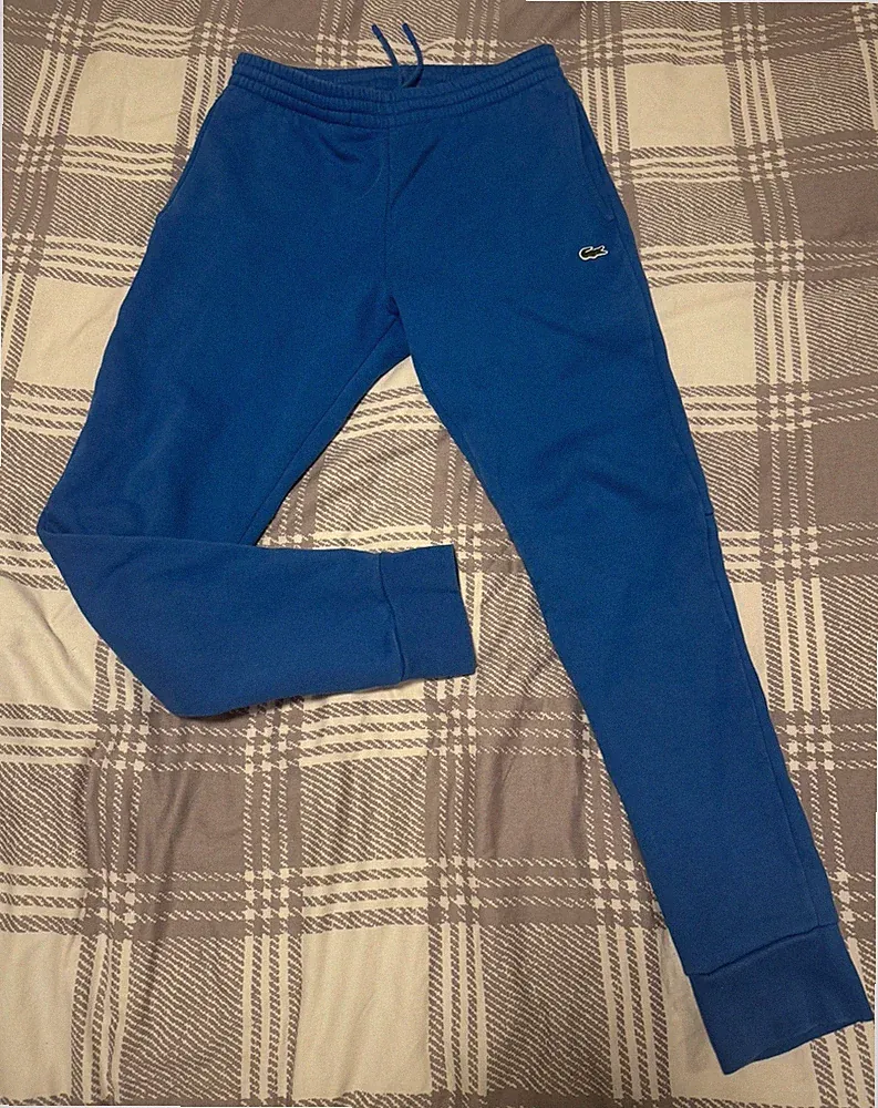 Lacoste Herren Jogginghose Blau Slim Fit FR 3 Polyester Zugband tapered