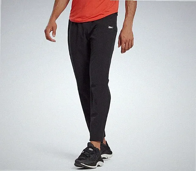 LES MILLS® TRACK JOGGINGHOSE - Größe M - Neu mit Etikett