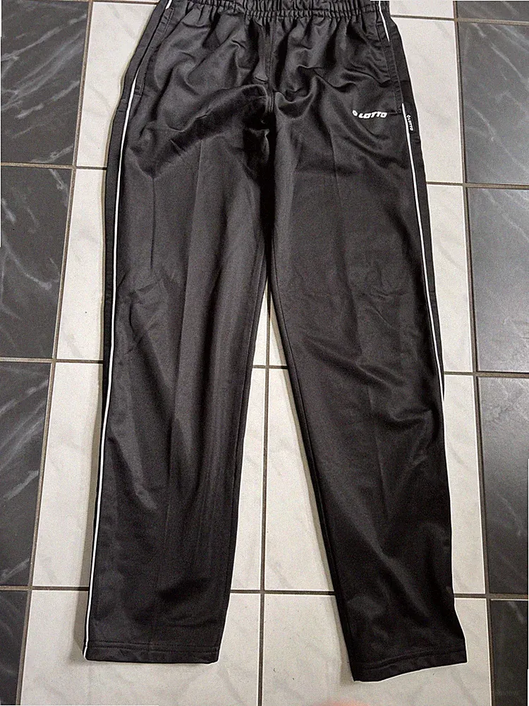 LOTTO Herren Jogginghose, Größe M,zum schnüren,links und rechts je eine Tasche.