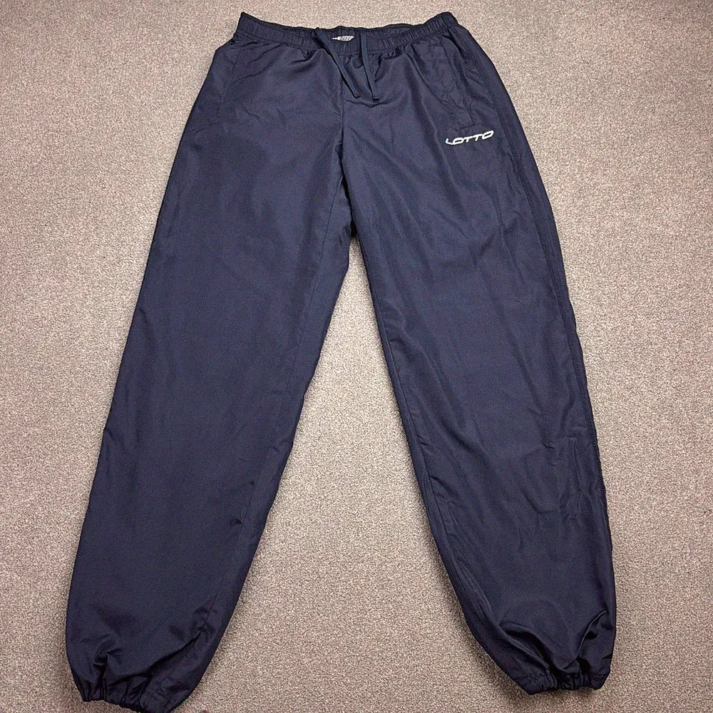Lotto Trainingshose Erwachsene mittelblau Baggy Y2K Hip Hop Sport Jogginghose Herren