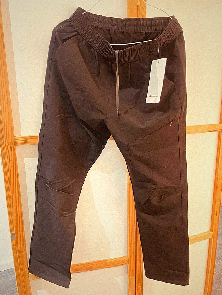 lululemon Herren Jogginghose L Schwarz gerades Bein, RV-Tasche