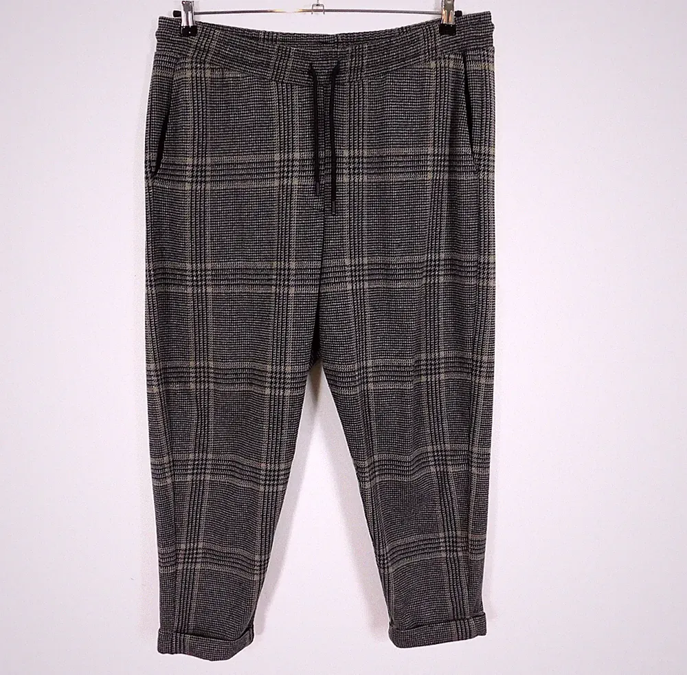 M&S Collection Jogginghose grau kariert Gr. 18 kurz spitz zulaufend kariert