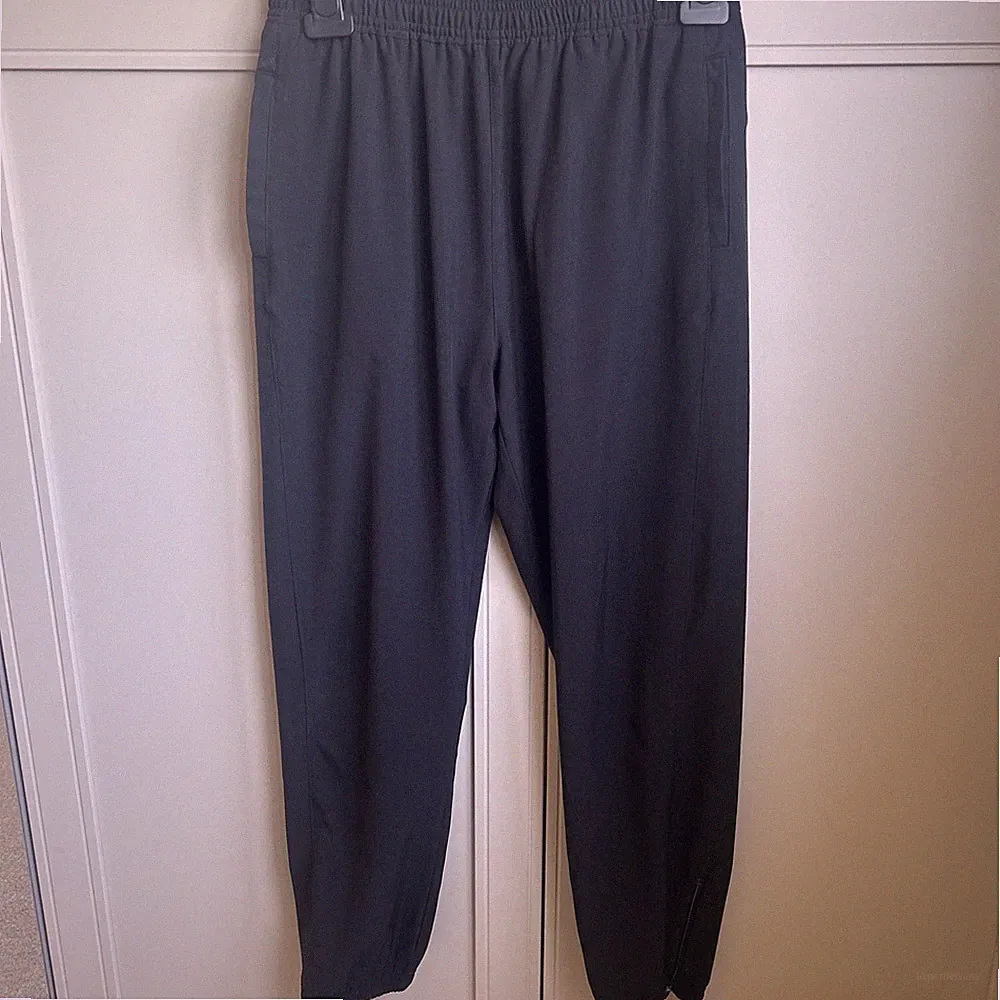 M&S Kinder Jogginghose uni schwarz 12-13 Jahre, ideal für die Schule