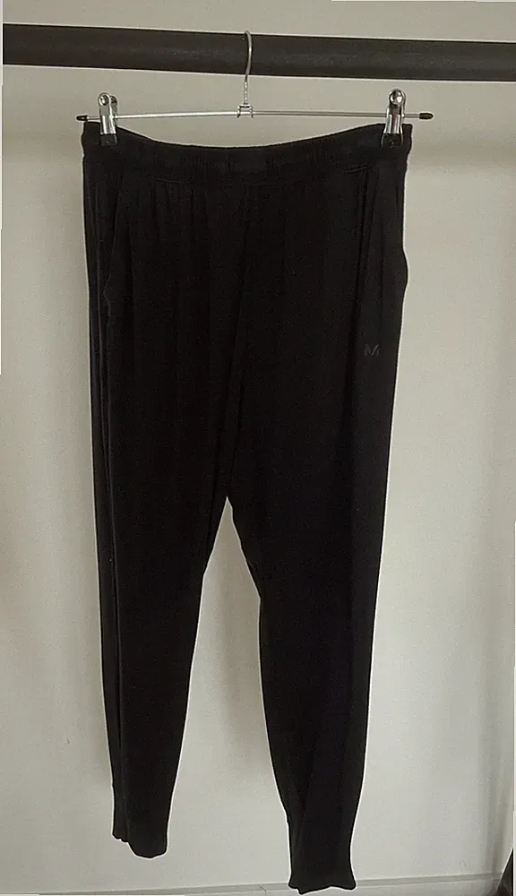 MP Herren Jogginghose Schwarz M elastischer Bund tapered Fitness UVP 28,99€