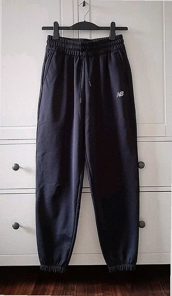 NEU Jogginghose New Balance Warming Performance Jogger Schwarz Damen Größe S
