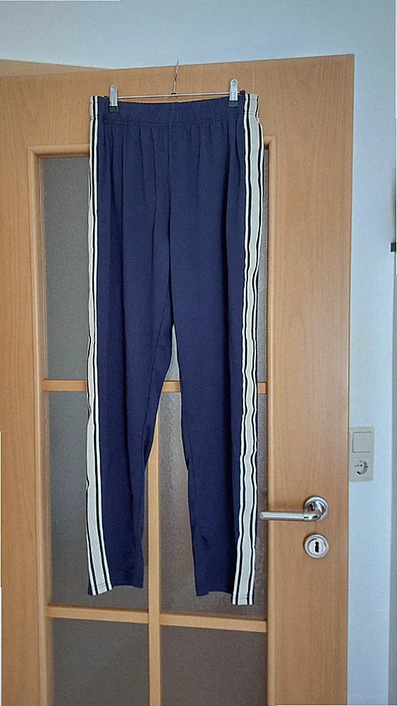 Neue Herren Jogginghose Gr.M leichte bequeme Hose für Sport Freizeit dunkelblau
