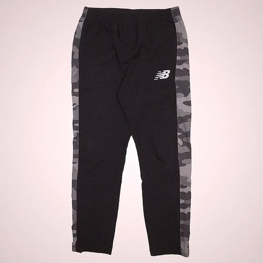 NEW BALANCE Herren Jogginghose Schwarz & Grau Tarnfarbe M W30 L27 Polyester