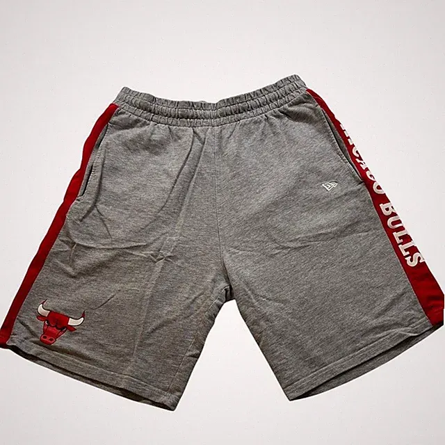 New Era Chicago Bulls grau Jogginghose Gr. Large Sport Baseball Sommer