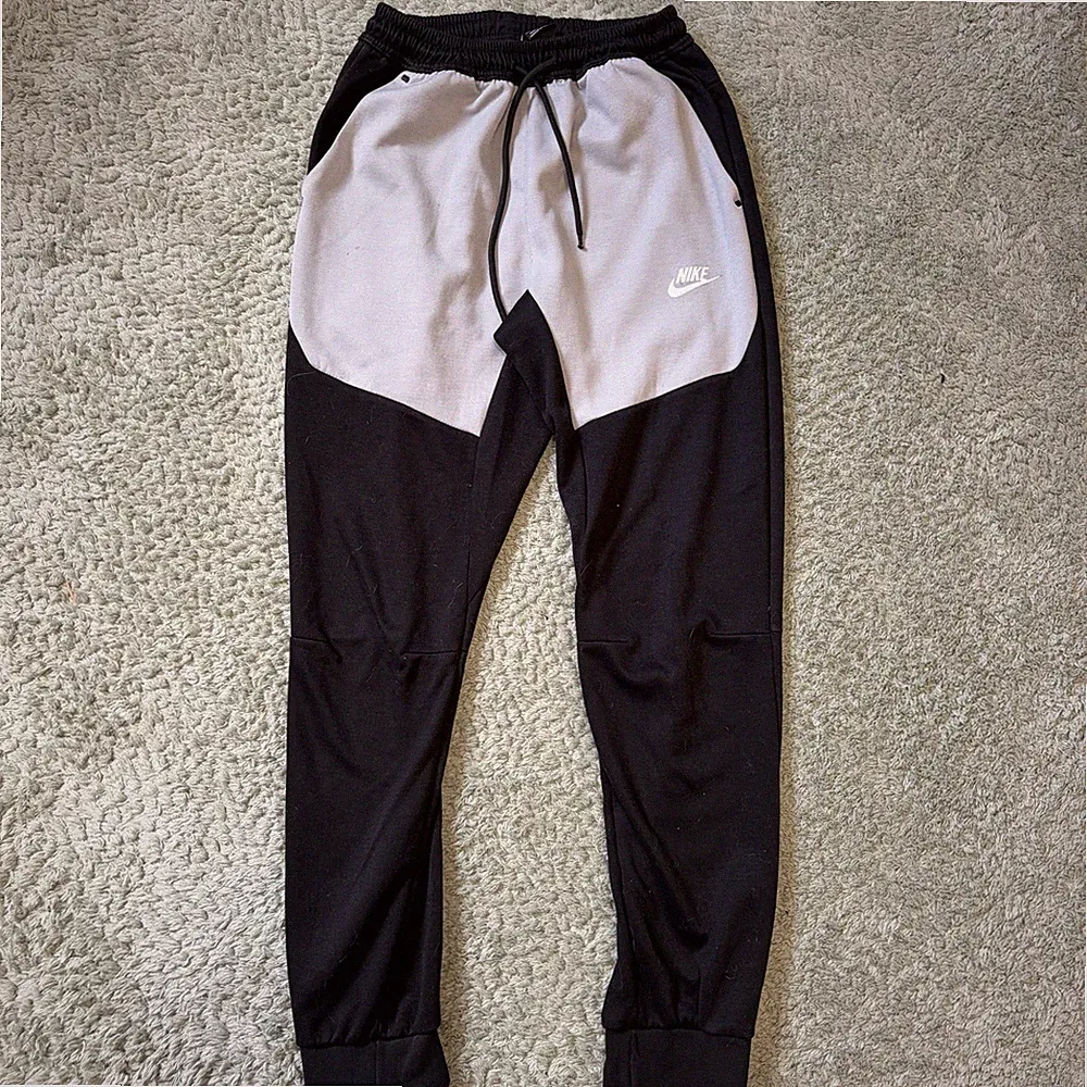 Nik Tech Fleece Dri-fit Herren Jogging Pants/ Size : small / Black And Blue