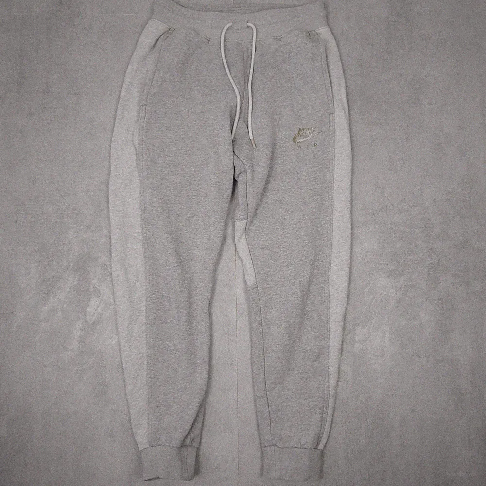 Nike Air Jogginghose Unisex S Grau Regular Fit Sportwear Big Logo Print