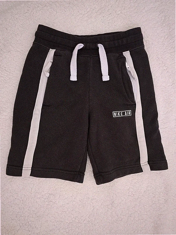 Nike Air Shorts Gr. 128 134 – Schwarz Jungen Jogginghose Kurz