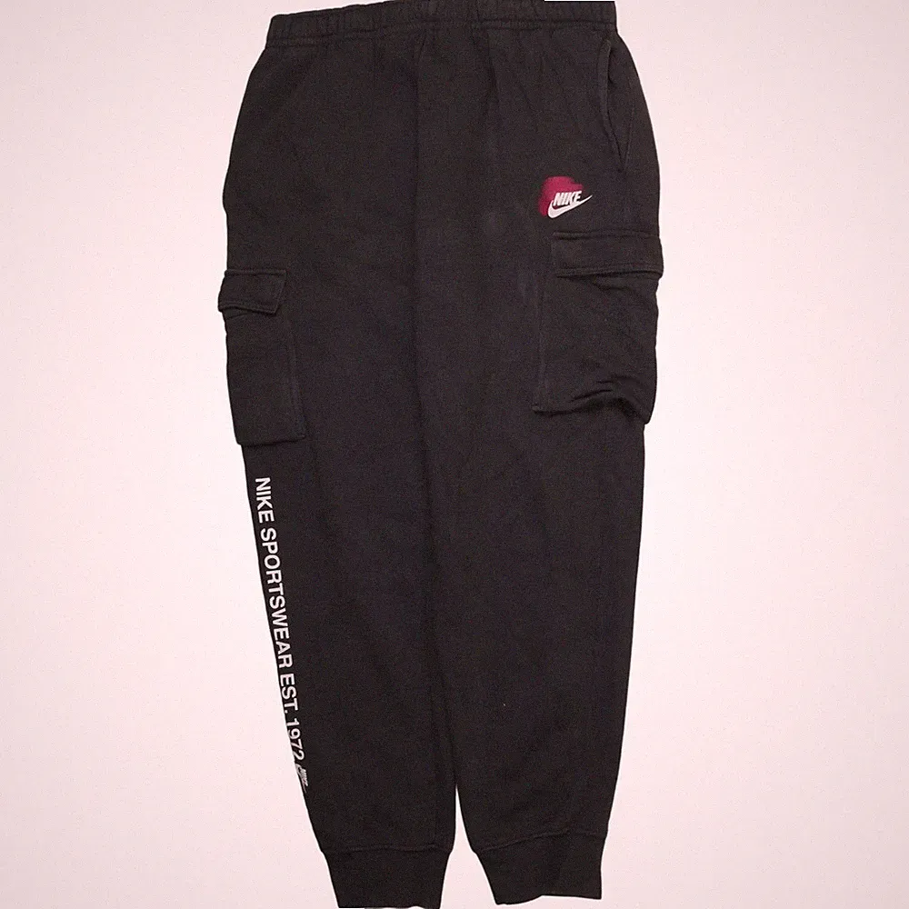 Nike Cargo Jogginghose Herren schwarz L Sportswear Fleece