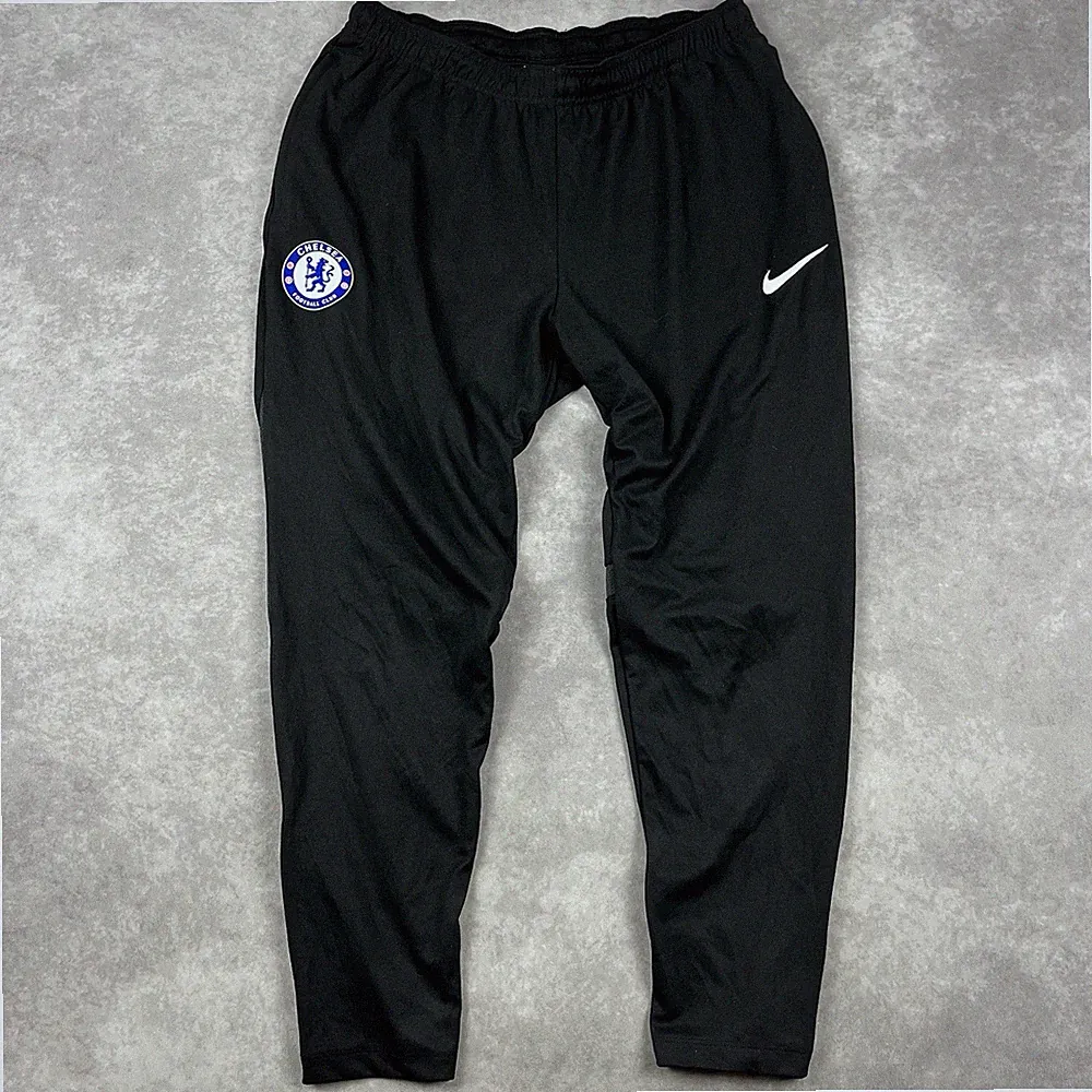 Nike Chelsea London Fußball Trackpants Size S schwarz Jogginghose