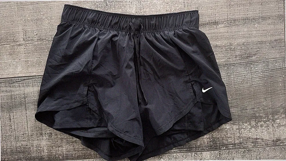 Nike Damen Jogginghose Running Laufhose Short Schwarz Gr. M Kurze Hose Gym
