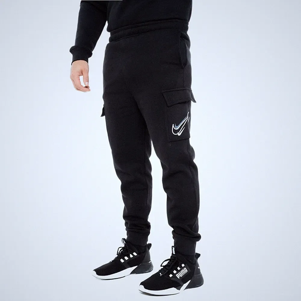 NIKE DQ3946 Herren Jogginghose Soft Sportswear Multi Swoosh Fleece Cargo...
