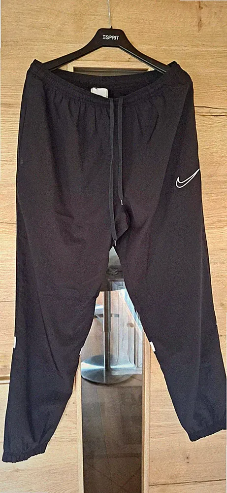 Nike Dri-FIT Jogginghose Trainingshose Herren schwarz Gr. M mit Taschen