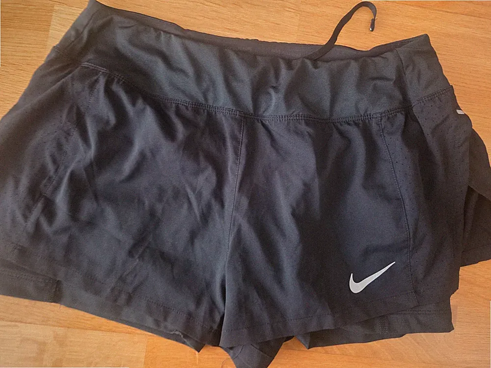 Nike Dry-Fit M Shorts Damen Sport Fitness Training Jogging kurze Hose Sporthose