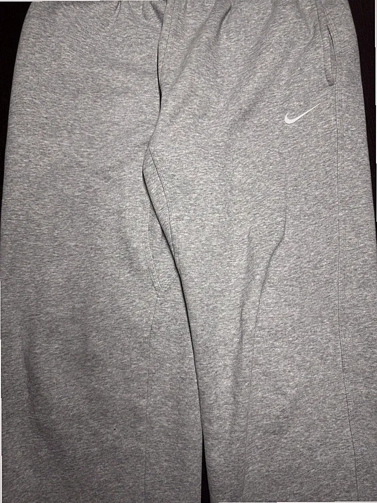 Nike Grey Fleece Joggers Sweatpants – Size XXL (Fits L) – Embroidered Swoosh