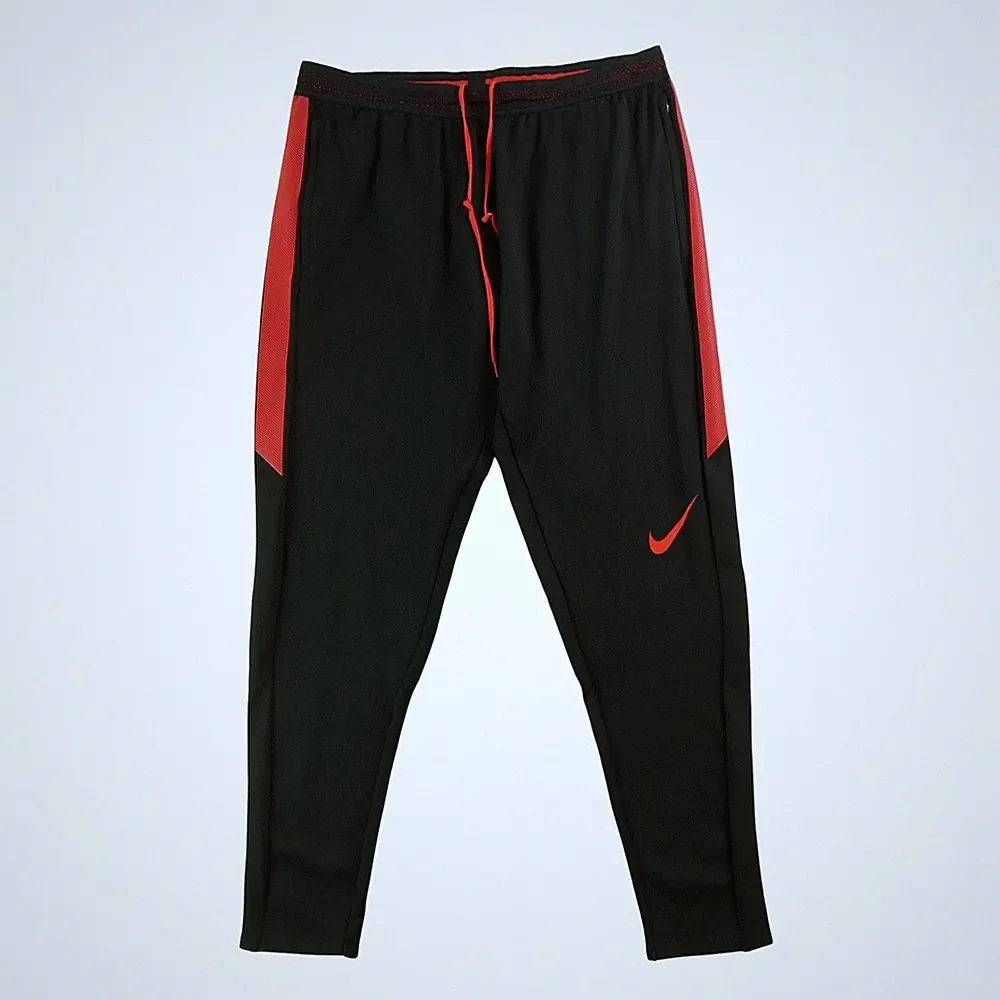 Nike Herren Jogging Slim Tapered Fit Größe L #QWE0018