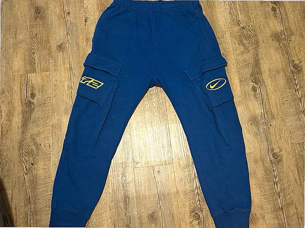 Nike Herren Jogginghose Blau Gr. M Fleece elastischer Bund Taschen Logo