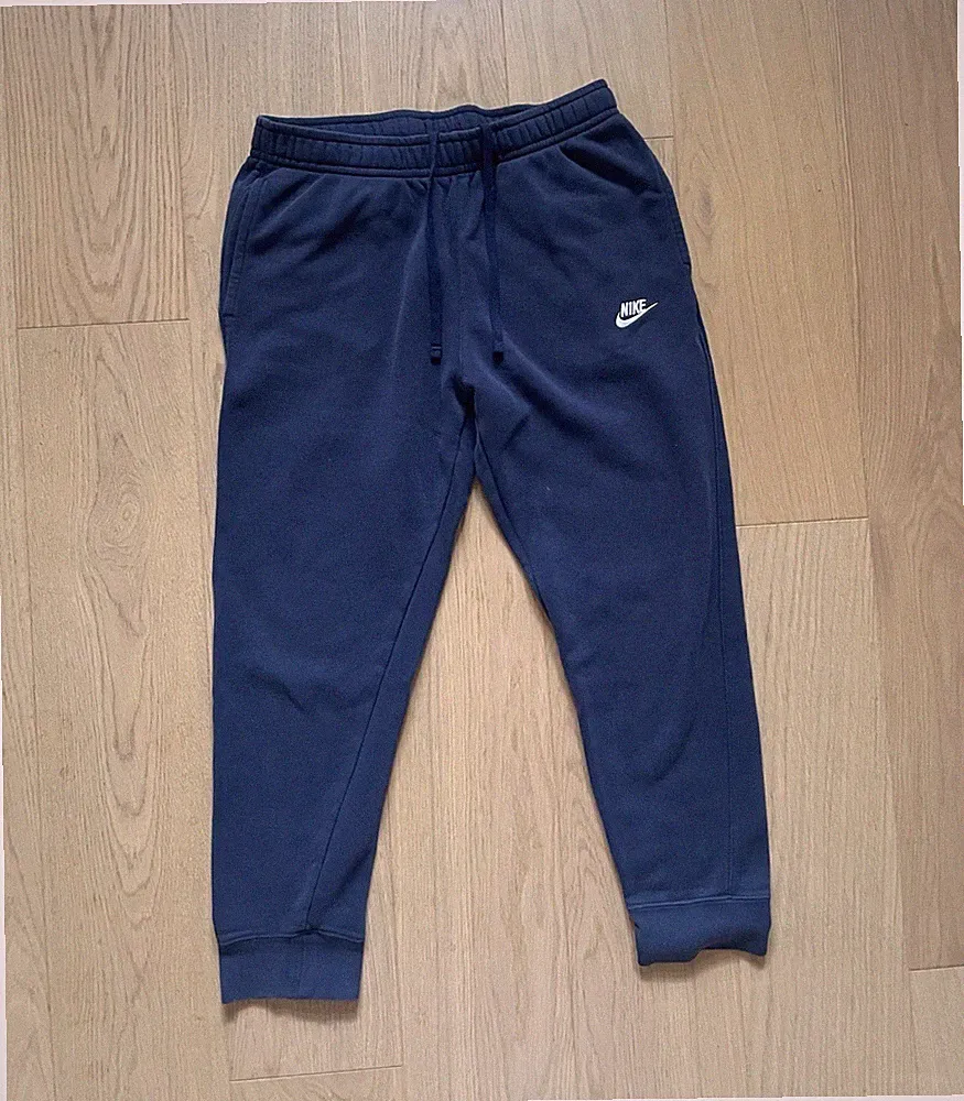 Nike Herren Jogginghose Blau L, Baumwolle Tapered, elast. Bund, Taschen