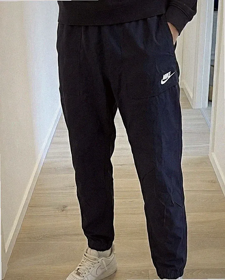 Nike Herren Jogginghose Blau M mit Zugband, Taschen, elastischem Bund, Logo