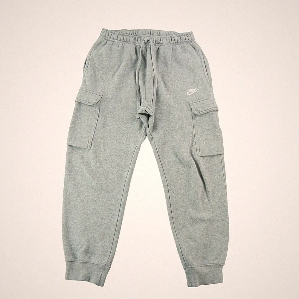 Nike Herren Jogginghose Cargo Fleece Größe S #QWE7176