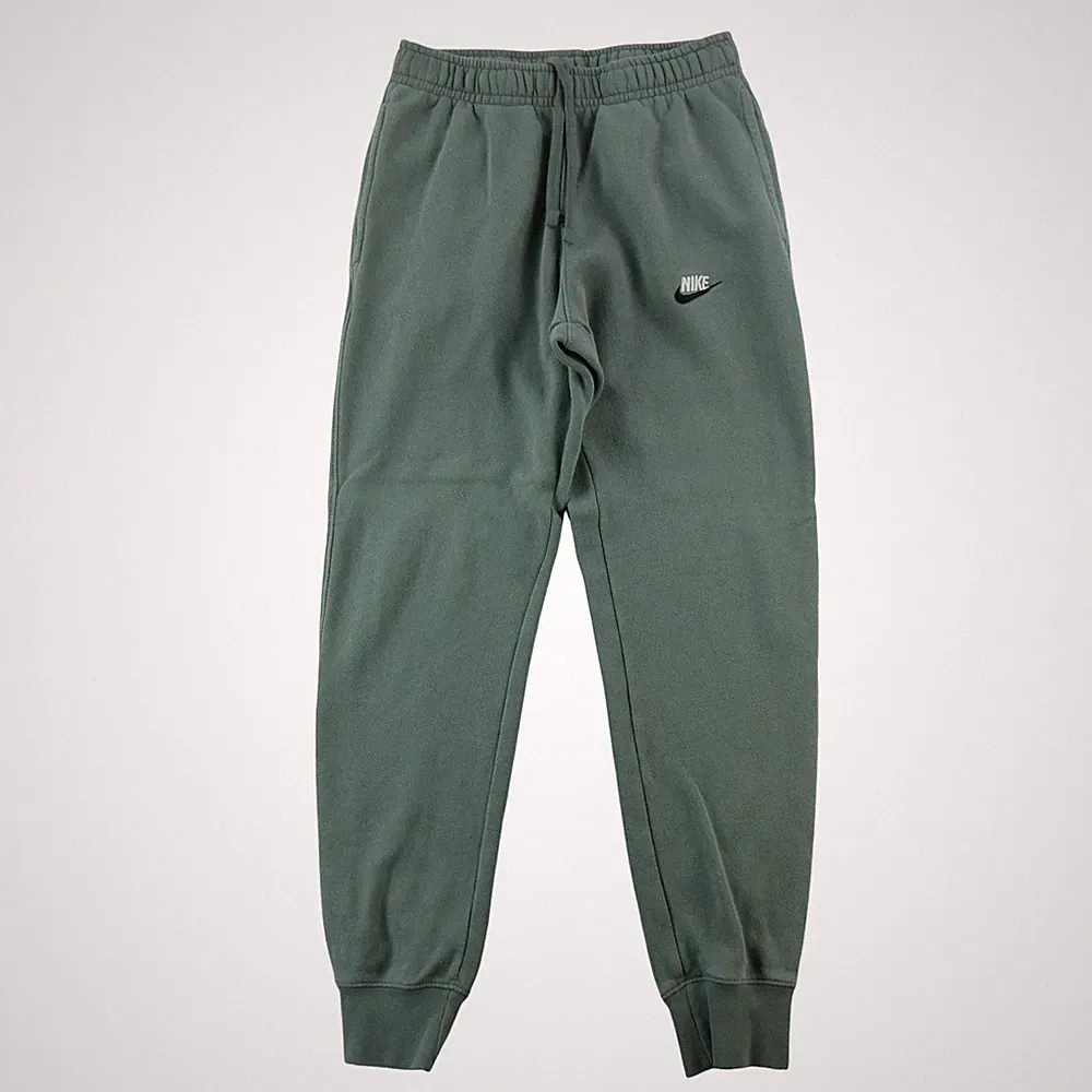 Nike Herren Jogginghose Club Fleece Tapered Fit Größe XS #QWE7488