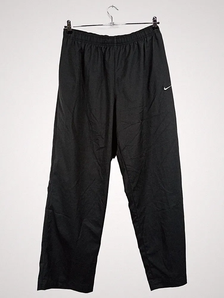 Nike Herren Jogginghose Gr. 42 Schwarz Sportlich