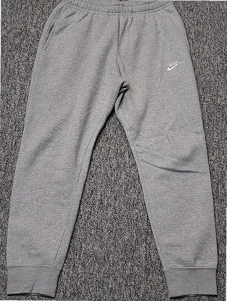 Nike Herren Jogginghose Gr. M Grau Melange Club Fleece Sporthose Track Pants