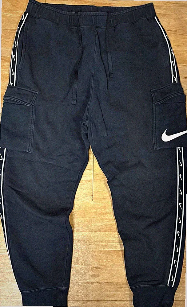 Nike Herren Jogginghose Trainingshose schwarz/weiß Seitenstreifen Logo Gr. XL