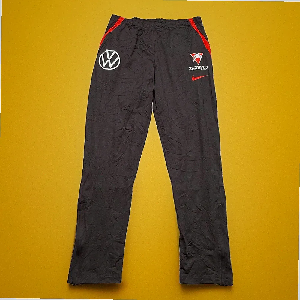 Nike Herren Trainingshose Jogginghose Sporthose Laufenhose Gr. L #EE8-26
