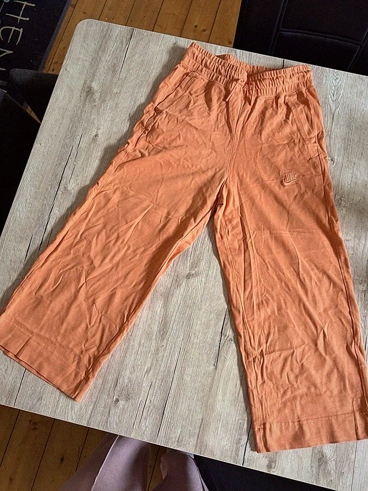 Nike High Waist Wide Leg Culotte 7/8 Jogginghose Sweatpants Caprihose Cropped