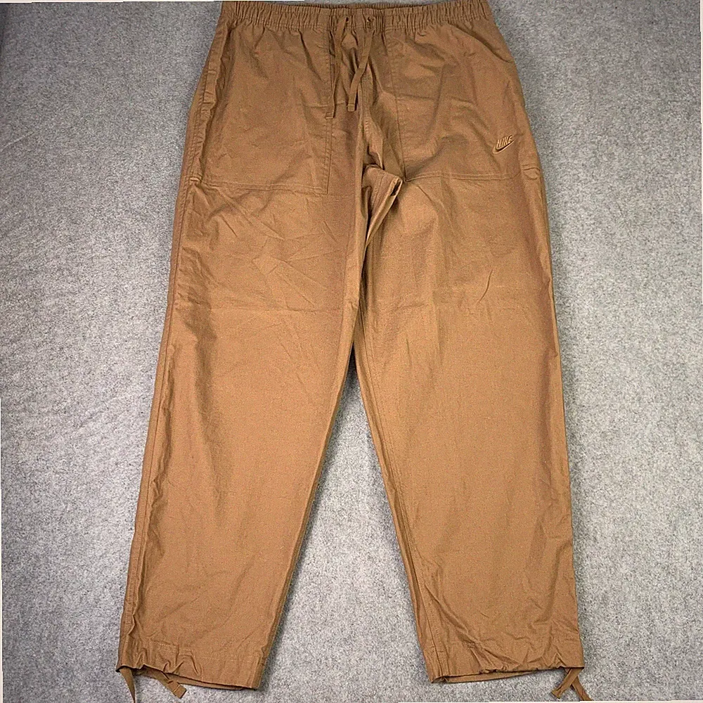 Nike Hose Herren XL Braun Club Woven Barcelona Jogginghose Relaxed Fit Utility