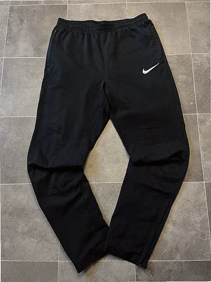 Nike Jogger schwarz/weiß Retro Jogginghose Herren Größe M