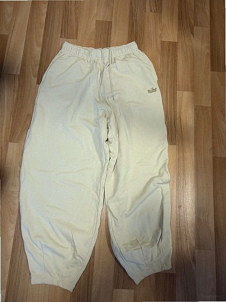 Nike Jogginghose Beige Oversize Gr. S