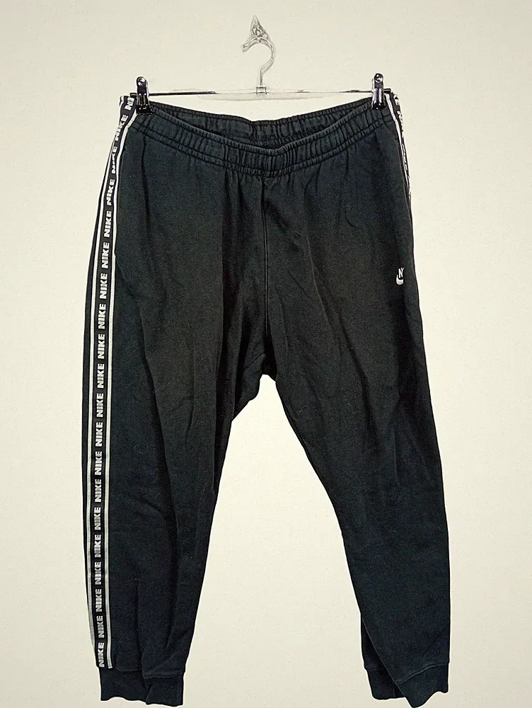 Nike Jogginghose Herren Gr. 52 XL Schwarz Logo Tape Trainingshose Sporthose