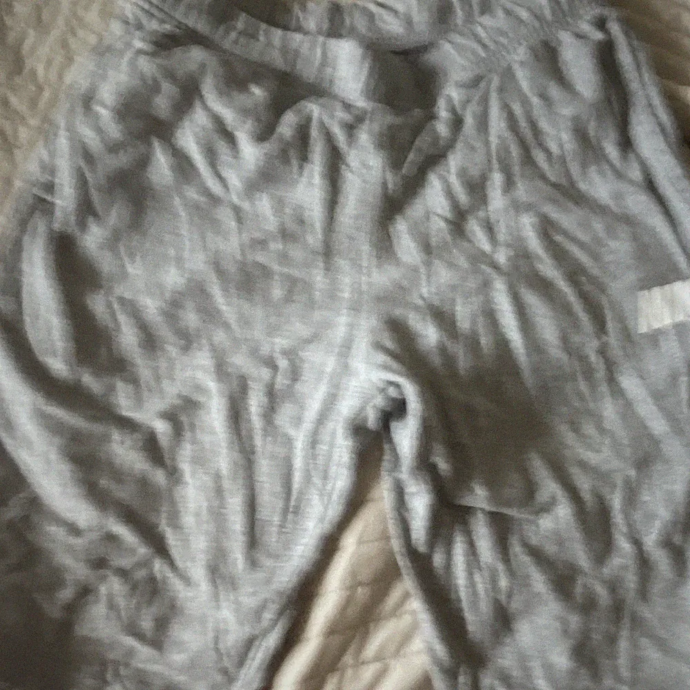Nike Jogginghose Herren M grau lang unifarben mit weißem Nike-Logo