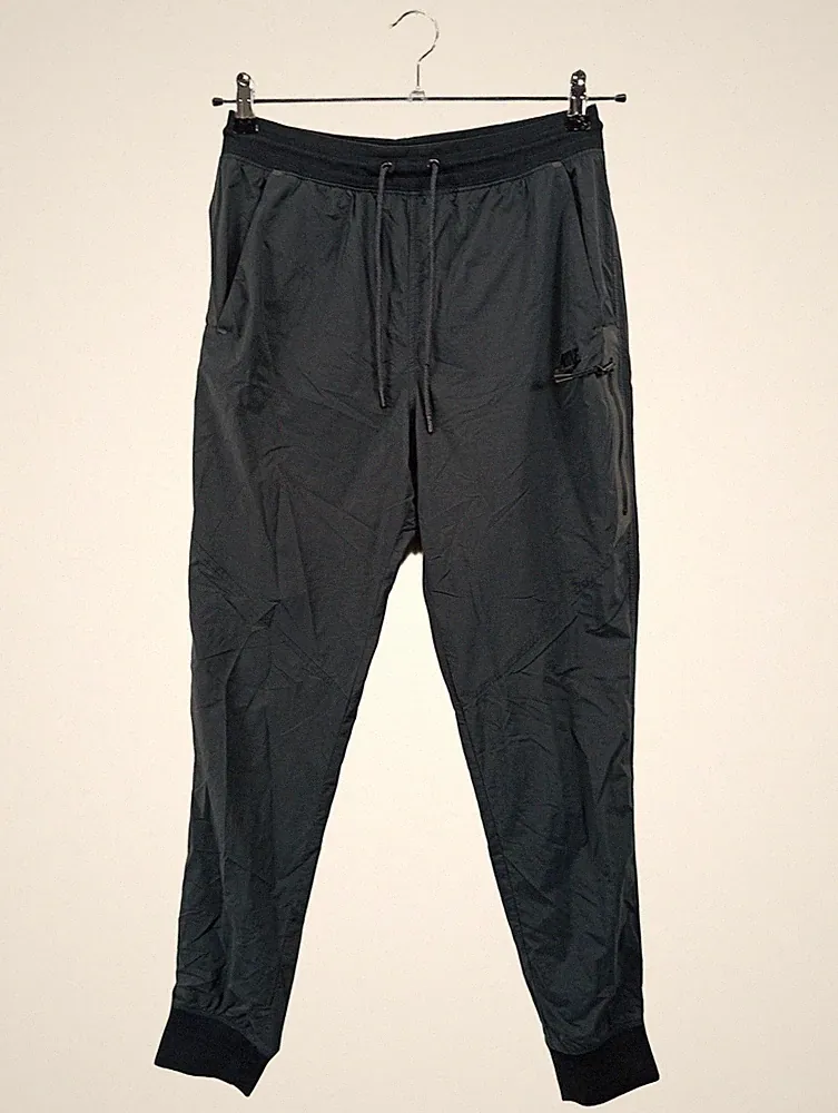 Nike Jogginghose Herren Sport Reißverschluss Schwarz Gr. 46 S