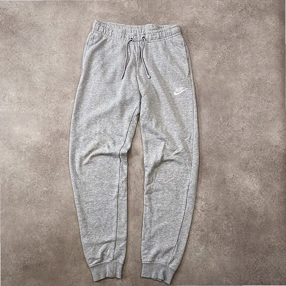 Nike Jogginghose Herren XS Slim Straight Fit Fleece Trainingshose, Grau