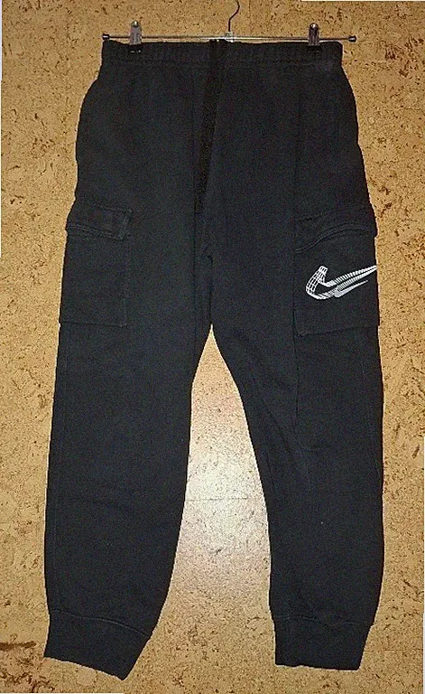 NIKE Jogginghose in Gr. M in schwarz, weißer Swoosh