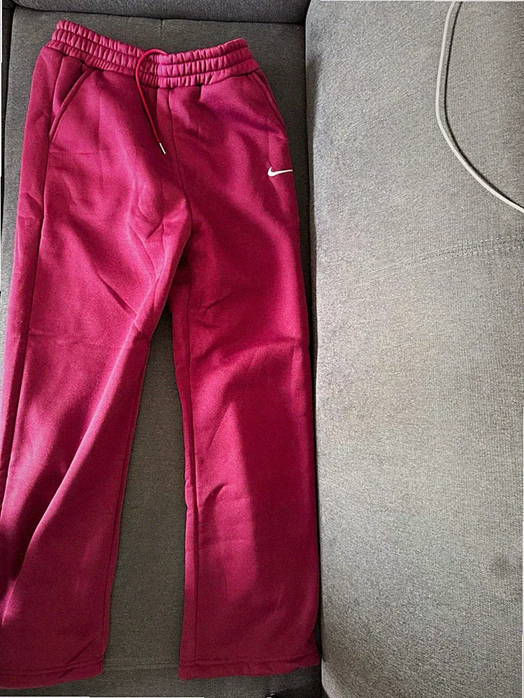 Nike Jogginghose Rot Gr. L mit Swoosh-Logo, elastischer Bund