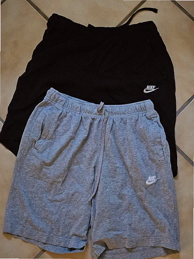 Nike Jogginghosen kurz (Grau + Schwarz) - Herren, Größe M